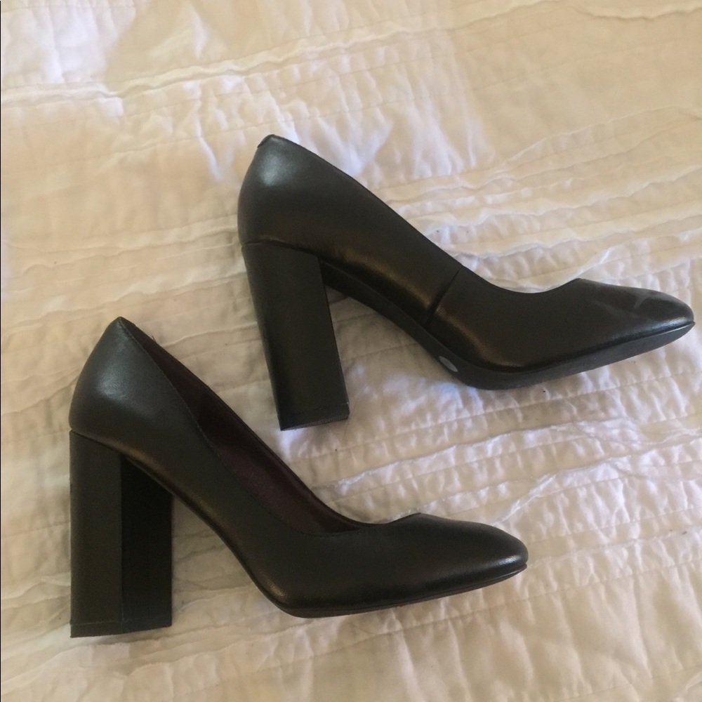 BCBGeneration Black Heel